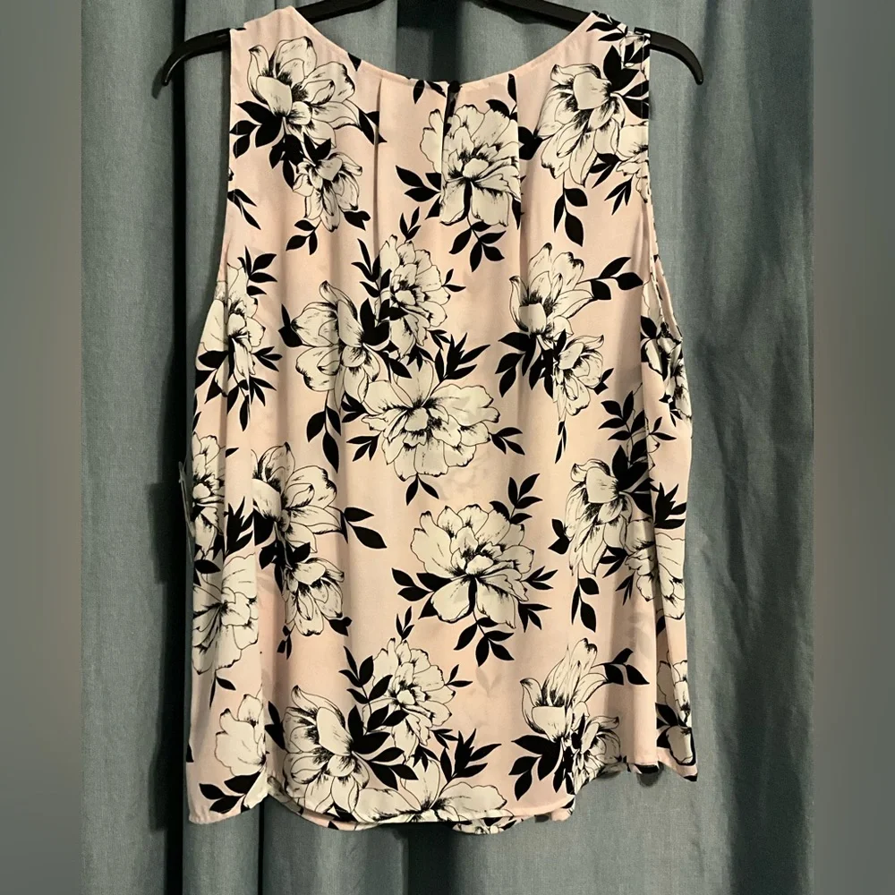 Nine West Women’s Plus Floral Sleeveless Top - Picture 4 of 4